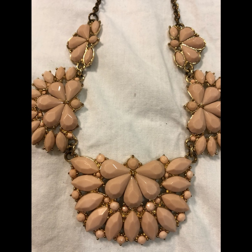 Accessories-Beautiful Necklace. Light peach color